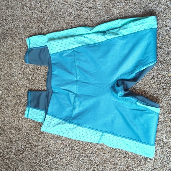 Fabletics Leggings and sports bra set! - Picture 4 of 7